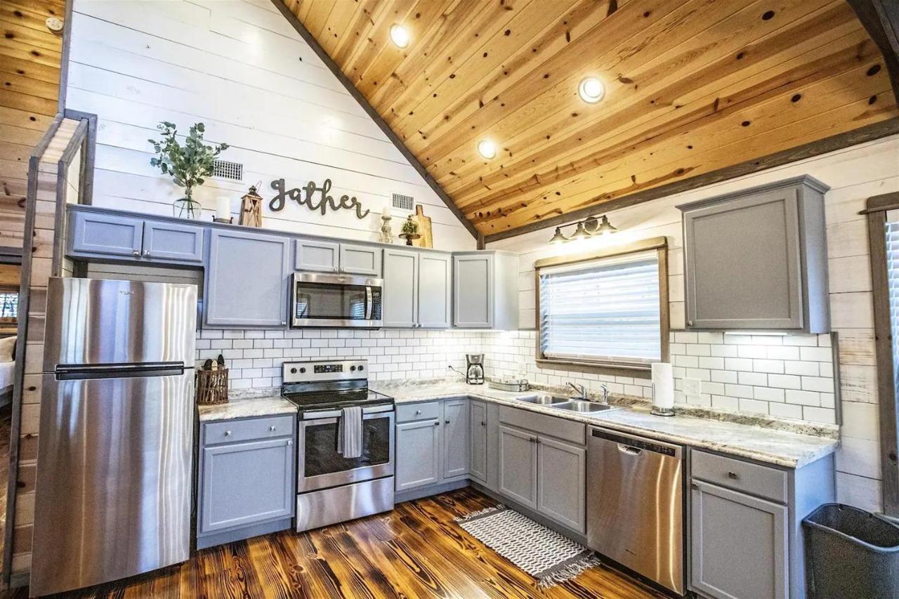 Convenient Romantic Hot Tub Bbq 3-Night Special! Broken Bow Esterno foto