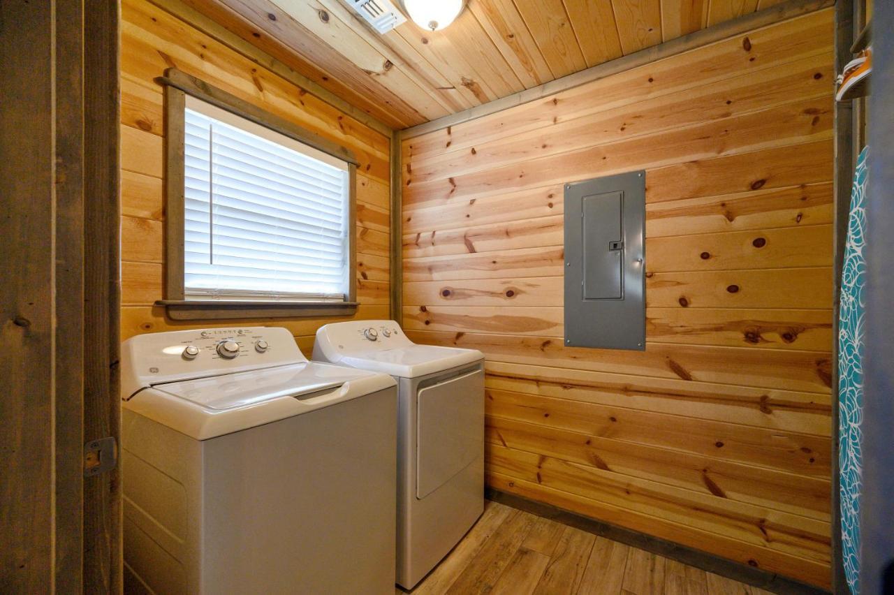 Convenient Romantic Hot Tub Bbq 3-Night Special! Broken Bow Esterno foto