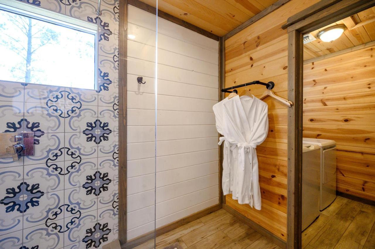 Convenient Romantic Hot Tub Bbq 3-Night Special! Broken Bow Esterno foto